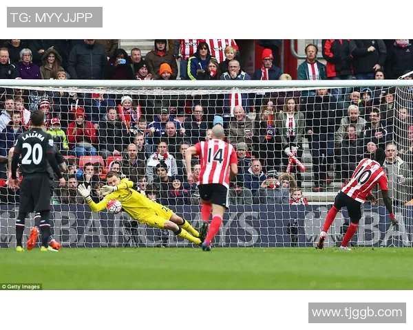 热刺逆转利物浦国王杯精彩对决四进球神扑瞬间引发全场狂欢