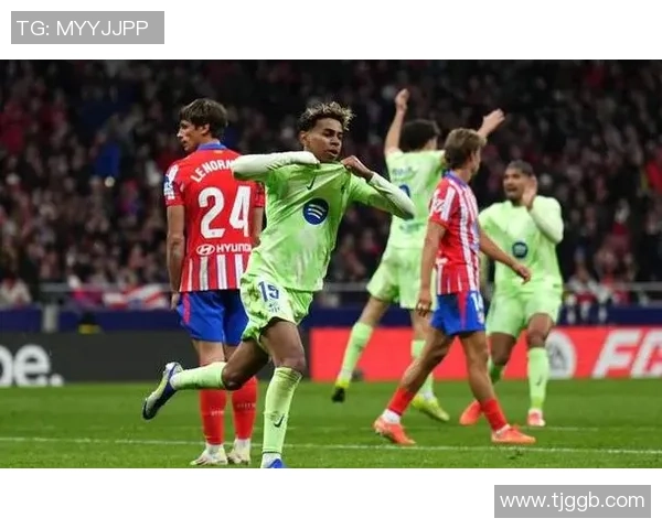 西甲焦点战巴萨与曼联互交白卷战术解析引发球迷热议